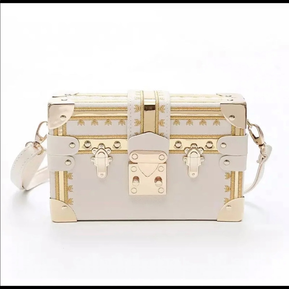 Box style clutch/crossbody handbag